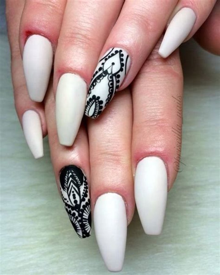 40 Sensational Coffin Nails Designs for that Premium Feel