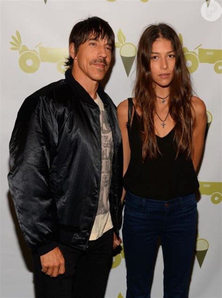 Anthony Kiedis apartamento va de compras con su hijo Everly Bear Kiedis