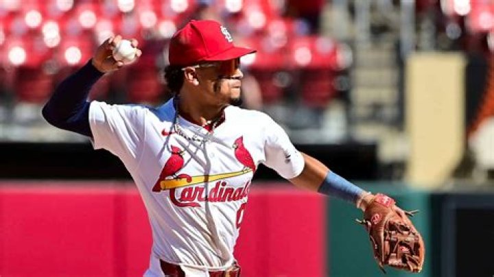 Arkansas Razorbacks signee Masyn Winn signs with St. Louis Cardinals