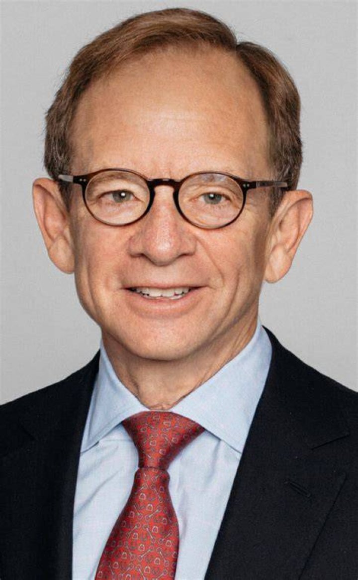 Biography Steve Rattner