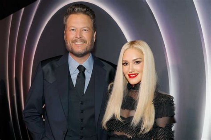 Blake Shelton has wife Gwen Stefani in phone as 'girlfriend'