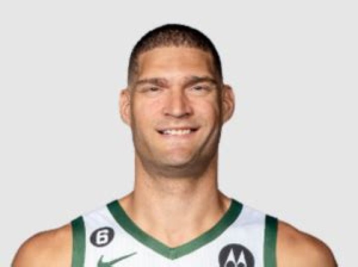 Brook Lopez Bio, Career, Age, Height, Relationship, Affairs, Net Worth