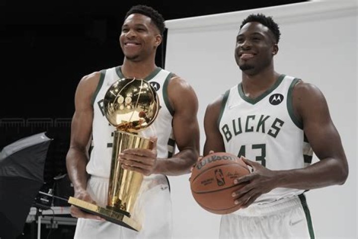 Brothers, basketball focus of Antetokounmpo family's 'Rise' WTOP News