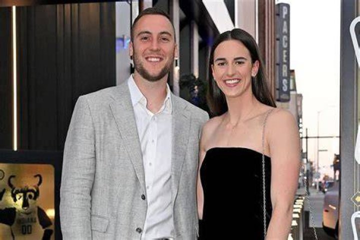 Caitlin Clark Girlfriend Dating Timeline Brother Blake & Colin