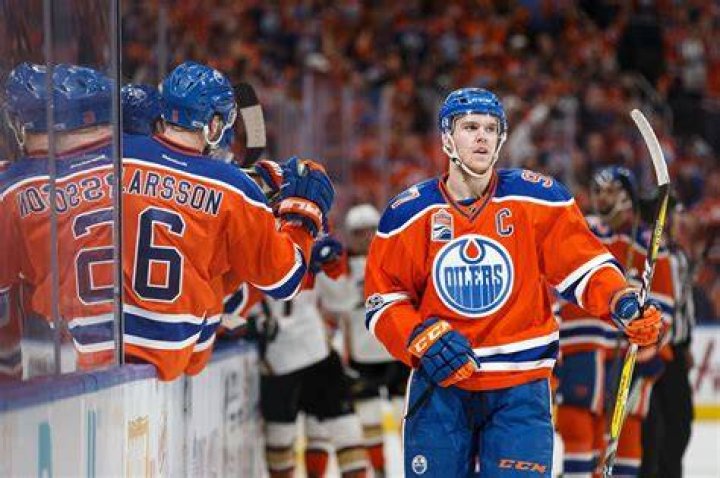 Connor McDavid 10th player in NHL history to win the Ross, Hart