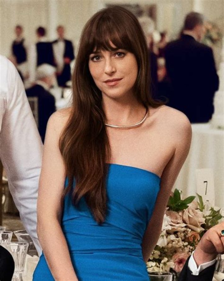 Dakota Johnson's gap in her teeth is gone, devastating fans