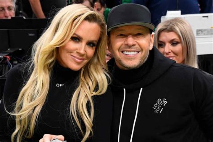 Donnie Wahlberg and Jenny McCarthy are married CBS News