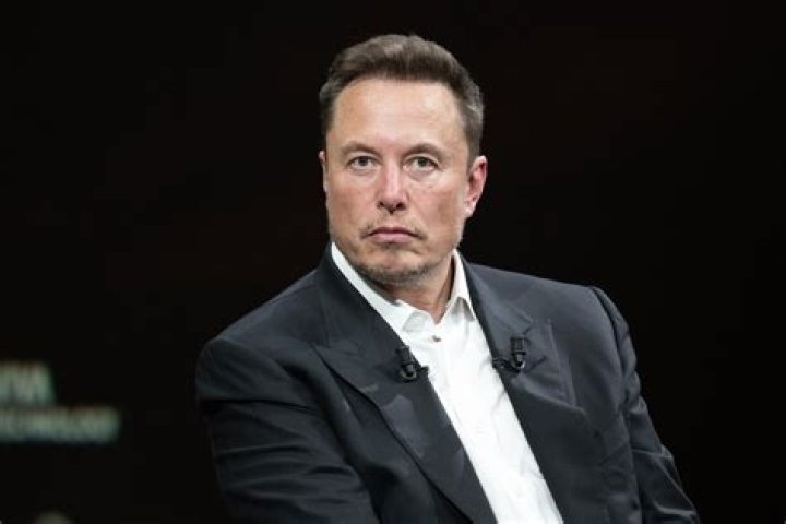 Elon Musk's apology distracted everyone from Tesla's ongoing problems