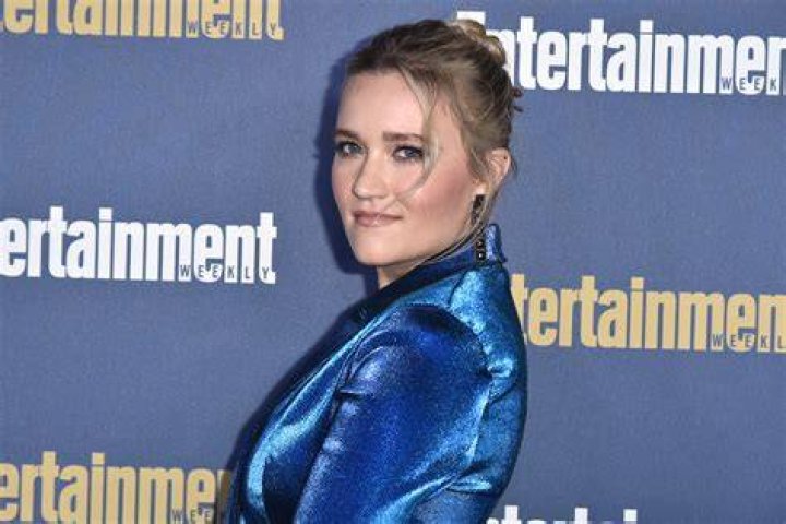 Emily Osment r/CelebrityBacksides
