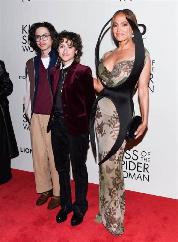 Emme Maribel Mu&ntilde;iz Biography of Jennifer Lopez's Daughter, Age