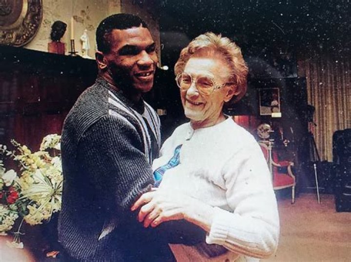 exodus tyson mother Guerrero Phroodession