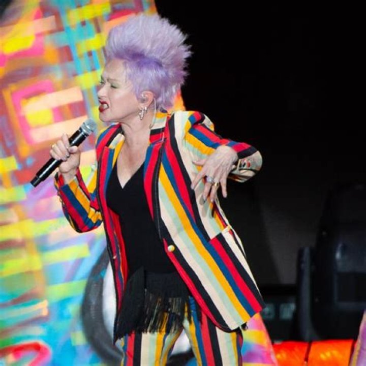 Fans react to Cyndi Lauper's women&rsquo;s rights speech at 2021 VMAs