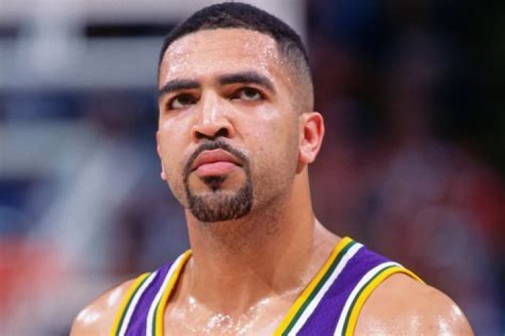 Felton Spencer, Former Louisville Standout and NBA Center, Dead at 55