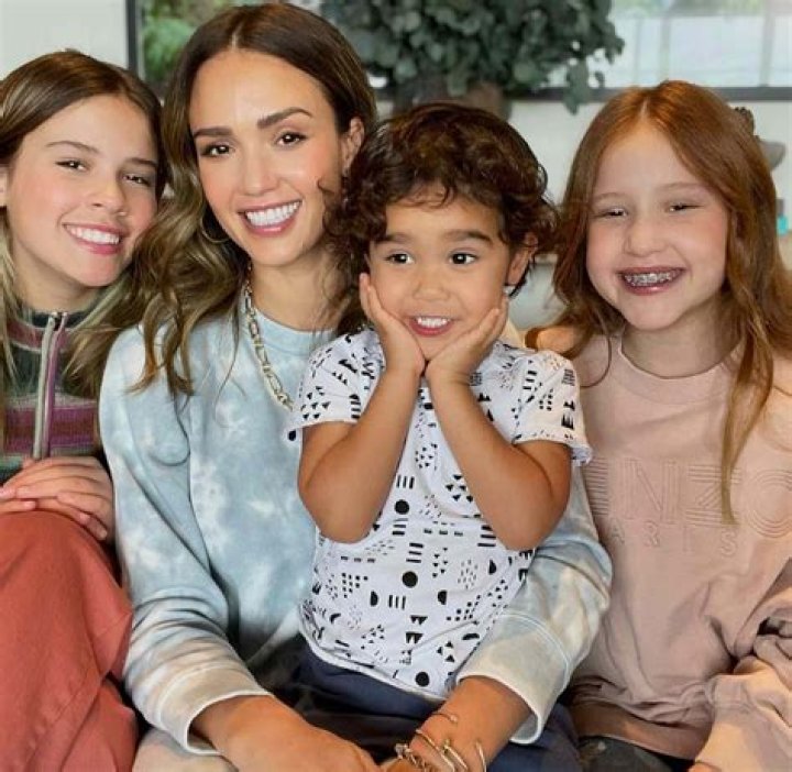 Jessica Alba With Her Family at LAX Airport, December 2014 • CelebMafia