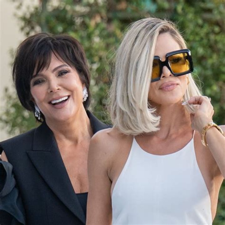 Khlo&eacute; Kardashian and Kris Jenner Wear Matching Suits to People's Choice