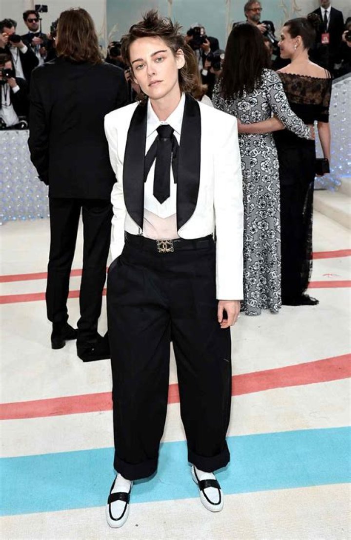 Kristen Stewart&rsquo;s Met Gala 2023 Outfit Photo Hollywood Life