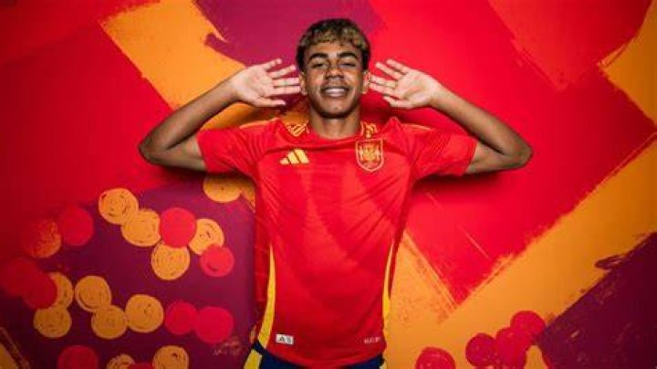 Lamine Yamal, the youngest player ever to make a Barça squad