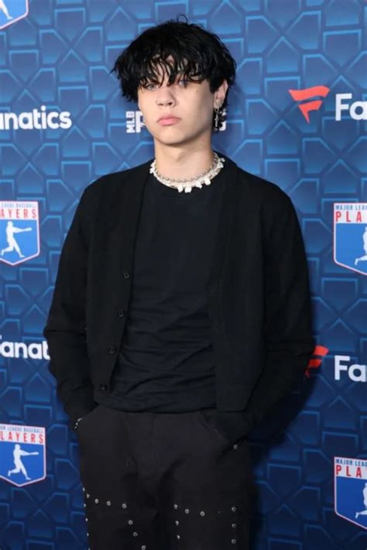 Landon Barker Height, Weight, Age, Family, Net Worth, Girlfriend
