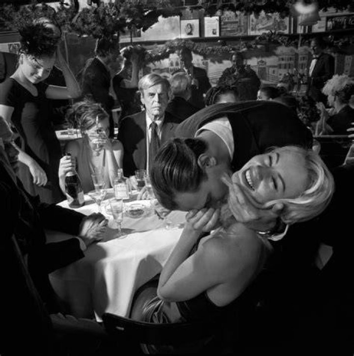 Larry Fink, Whose Photographs Were ‘Political, Not Polemical,’ Dies at