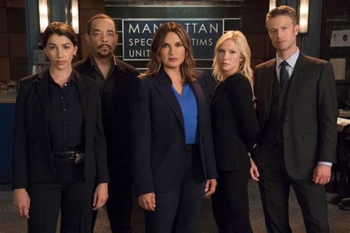 Law And Order Svu Cast Season 23 / 'Law & Order SVU' hits Season 20 A