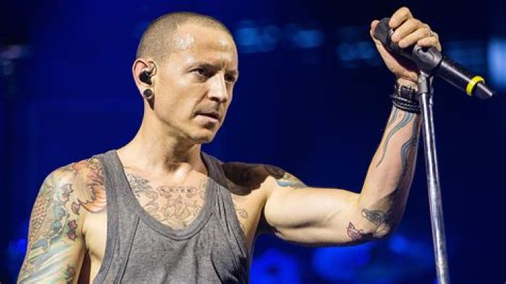 Linkin Park Singer Chester Bennington Dead At 41 Magazine Images