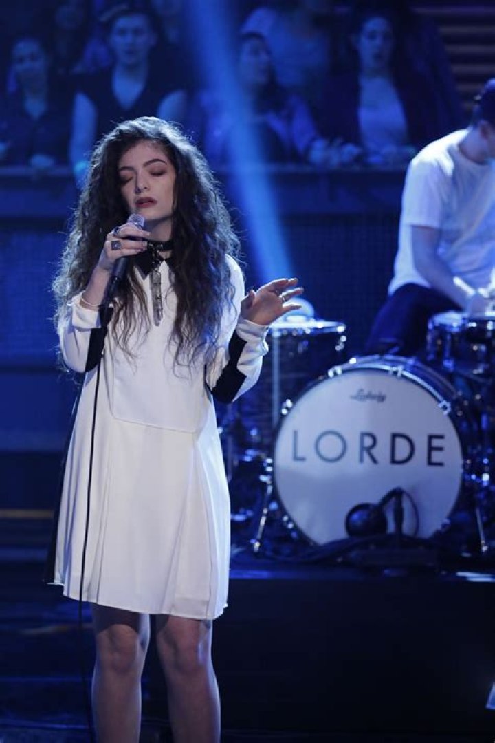 Lorde Before She Was Famous Singing With the Band And They Were Masked