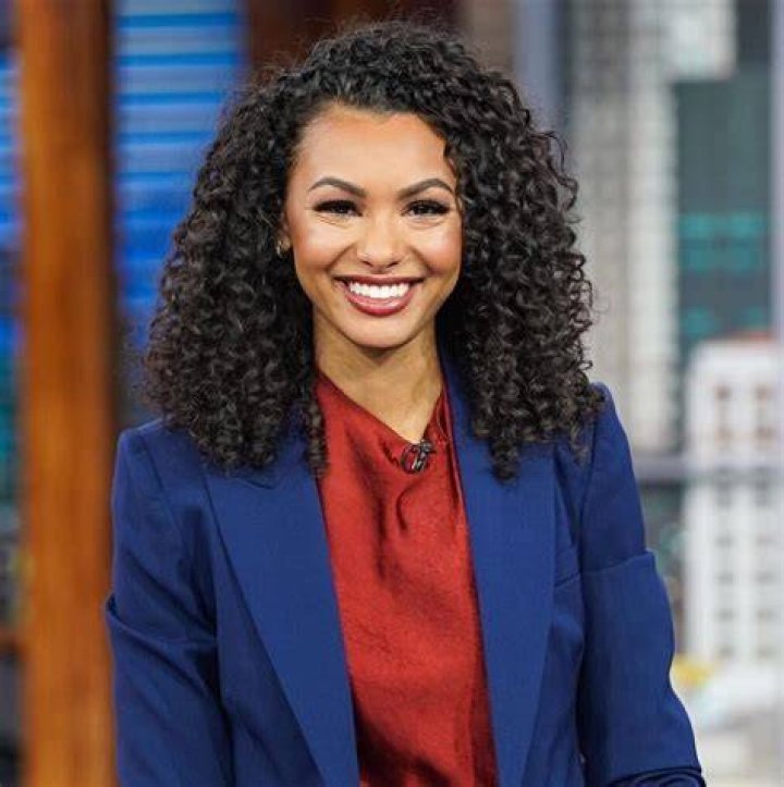 Malika Andrews on Instagram &ldquo;Producers and reporters that braid