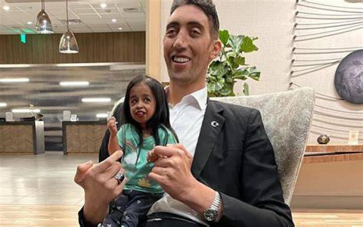 Meet Jyoti Kisanji Amge, The Shortest Woman in The World