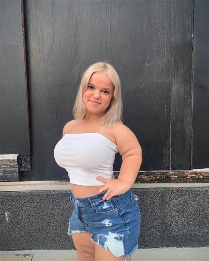 Midget Airikaca Onlyfans Review! (Dwarf Airikacal OF Review!) Win Big