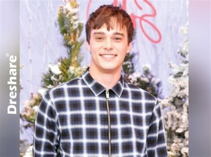 Mitchell Hope Bio, Age, Height, Career, Personal Life, Net Worth