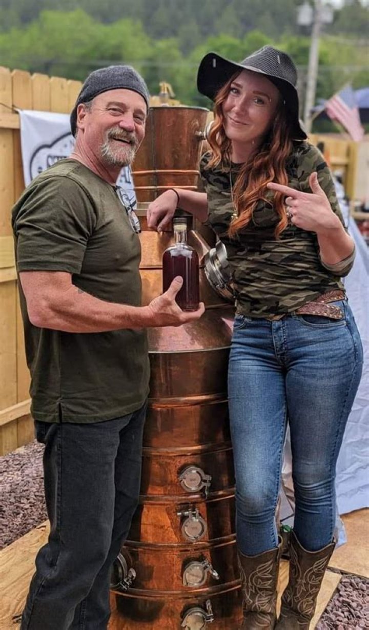 Moonshiners Who Is Amanda Bryant? Her Bio, Age, Husband, Net Worth