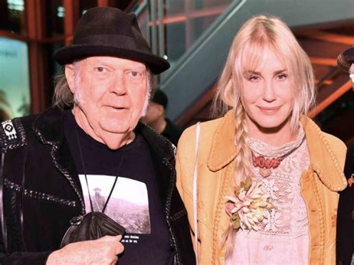 Neil Young 2024 Wife, net worth, tattoos, smoking & body facts Taddlr