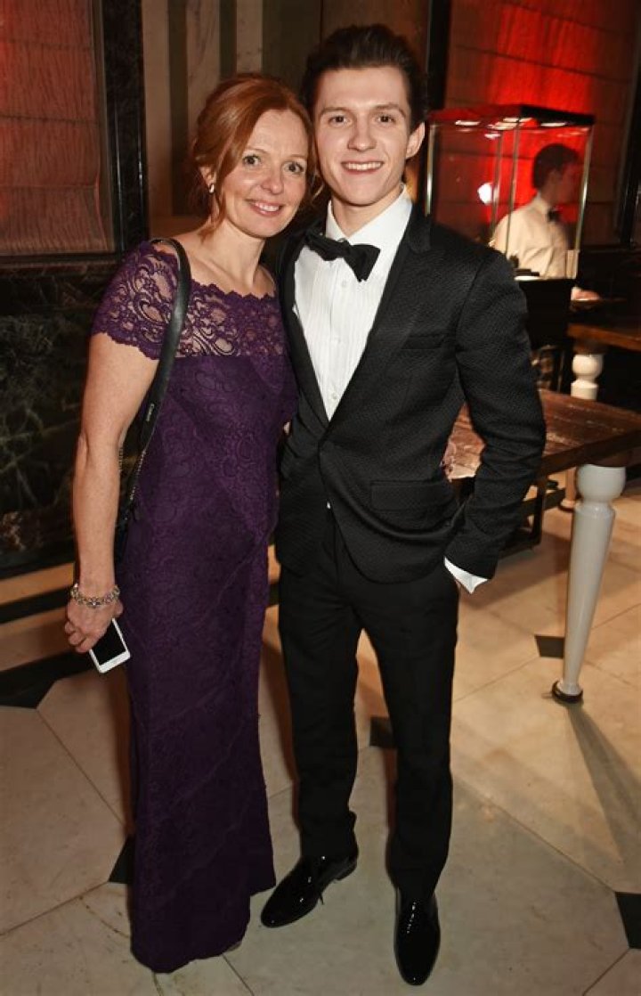 Nicola Elizabeth Frost Tom Holland's Mother Know About Her