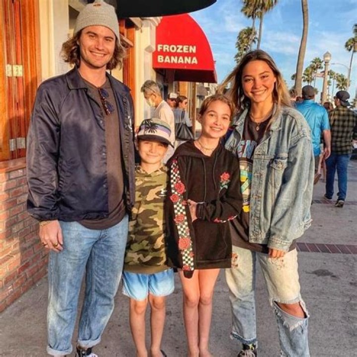 OuterBanksPics 🚤💰 on Instagram &ldquo;Madelyn met the family of Chase Stokes