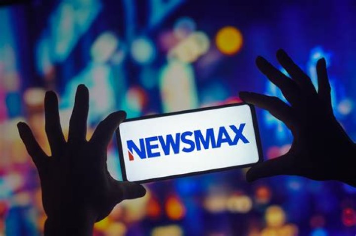ozan &ccedil;alışma planı makaslama newsmax tv anchors