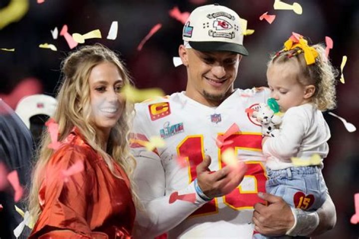 Patrick Mahomes and wife Brittany share stunning pregnancy photoshoot