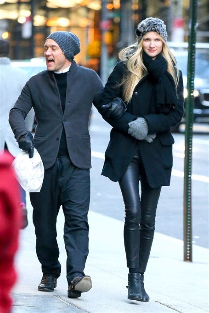Phillipa Coan Strolling in New York 12/20/ 2016 • CelebMafia