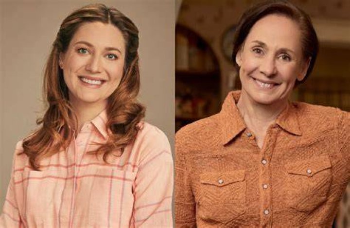 Photo Zoe Perry and Laurie Metcalf attend the Creative Arts Emmy