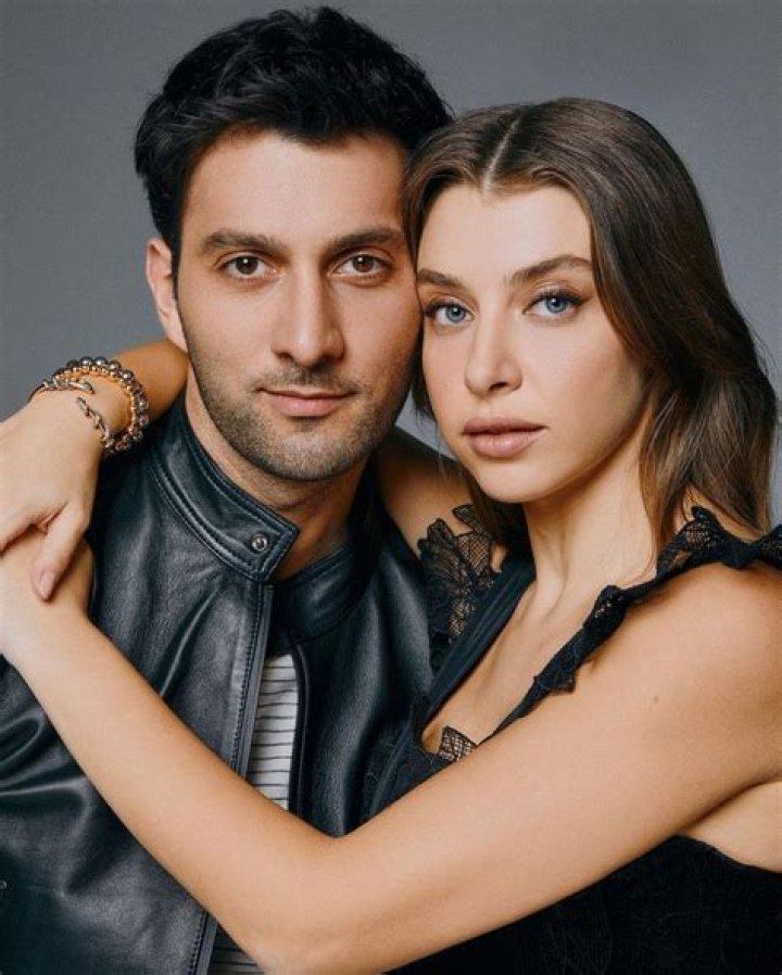 Pin on Burak Deniz and Hande Erçel