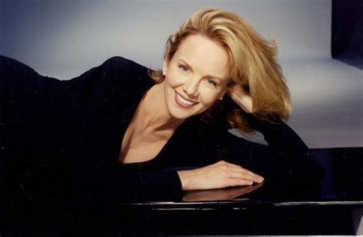 Pin on Linda Purl