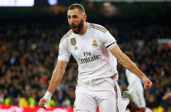 Real Madrid Striker, Karim Benzema share lovely photo with his mom