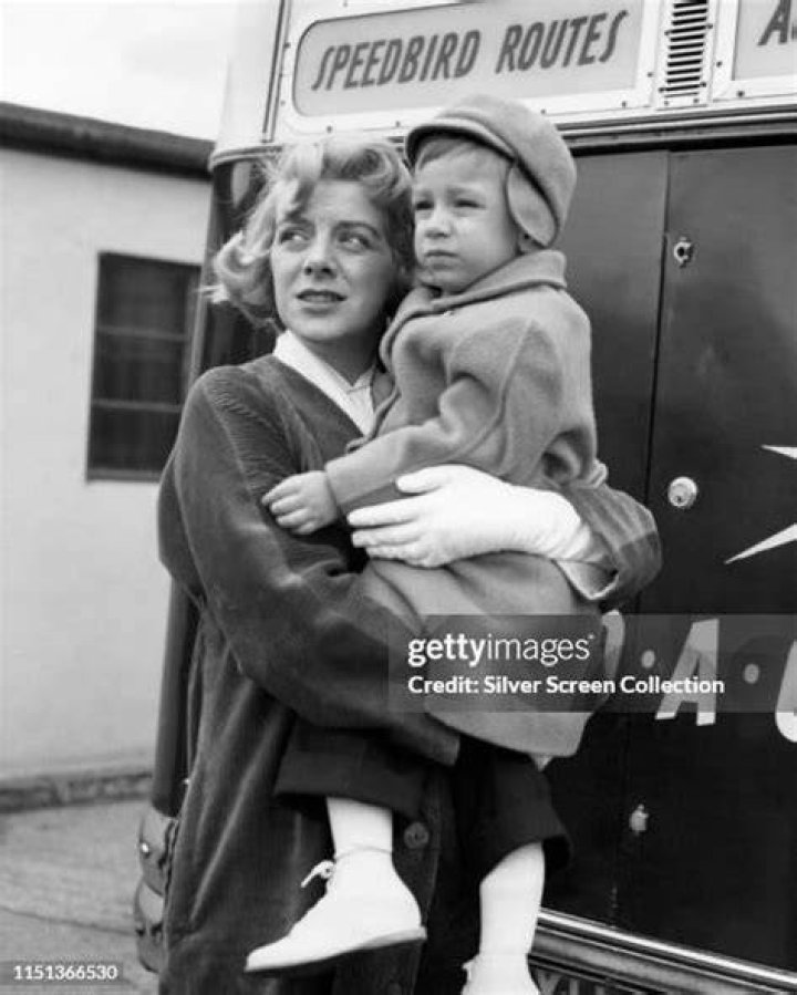 Rosemary Clooney and her son arriving in London Stock Photo 69399138