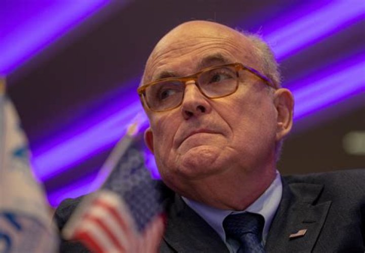 Rudy Giuliani invokes 'My Cousin Vinny,' film's director reacts