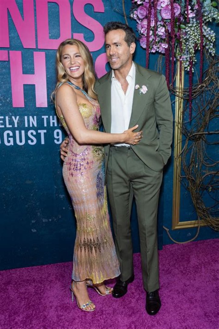 Ryan Reynolds 2024 Wife, net worth, tattoos, smoking & body facts Taddlr