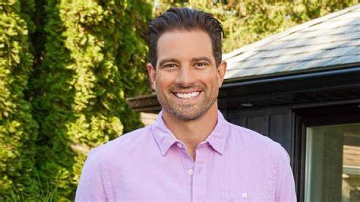 Scott McGillivray Biography, Age, Wiki, Height, Weight, Girlfriend