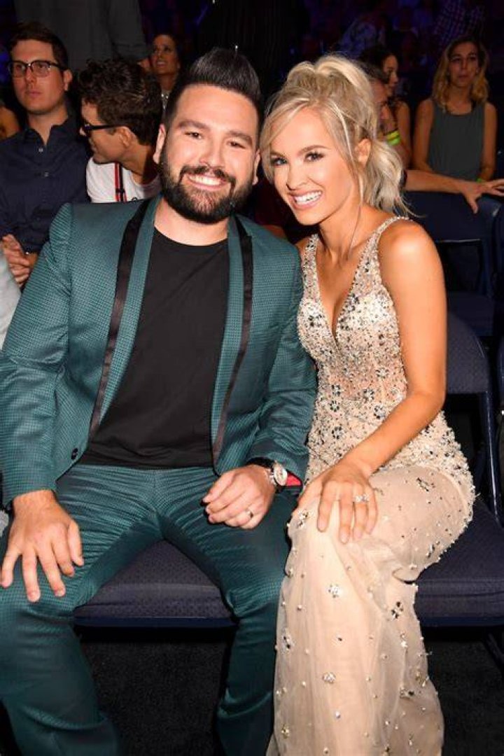 Shay Mooney, Wife Hannah Expecting Second Child