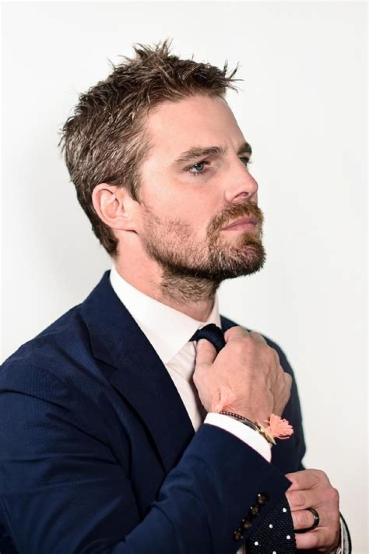 Stephen Amell Biography IMDb