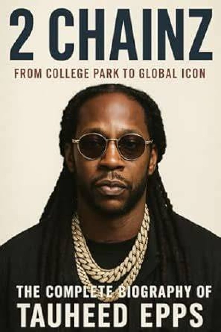 Tauheed “2Chainz” Epps, 41, with his beautiful wife and three children