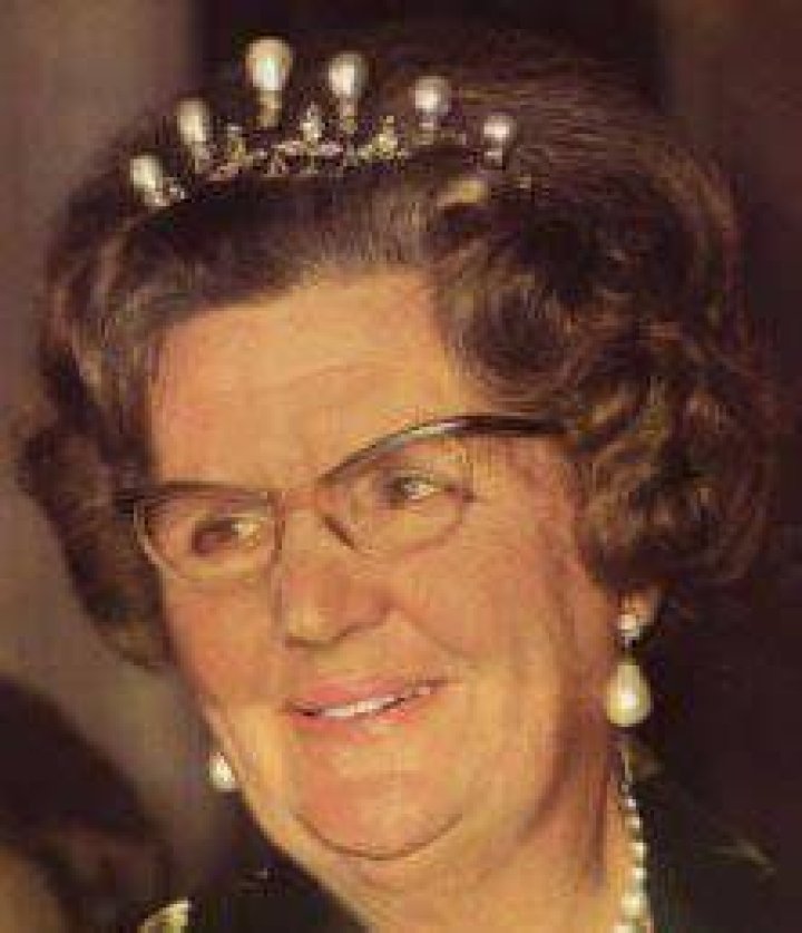 Tiara Mania Queen Wilhelmina of the Netherlands' Dutch Diamond Bandeau