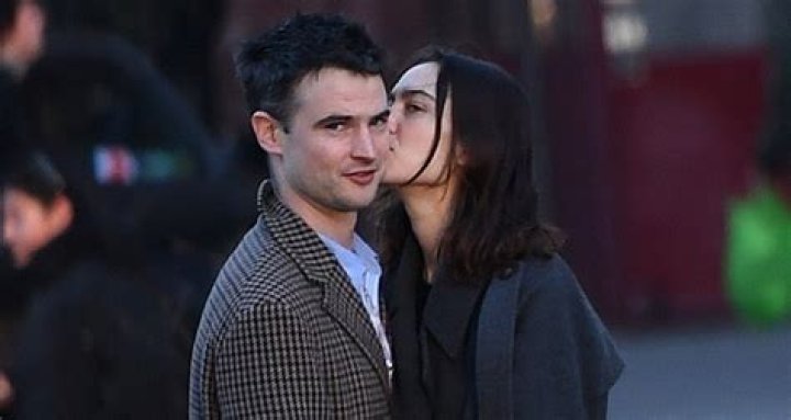 Tom Sturridge Gets a Kiss on the Cheek from Girlfriend Alexa Chung